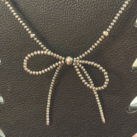 The Bow Necklace